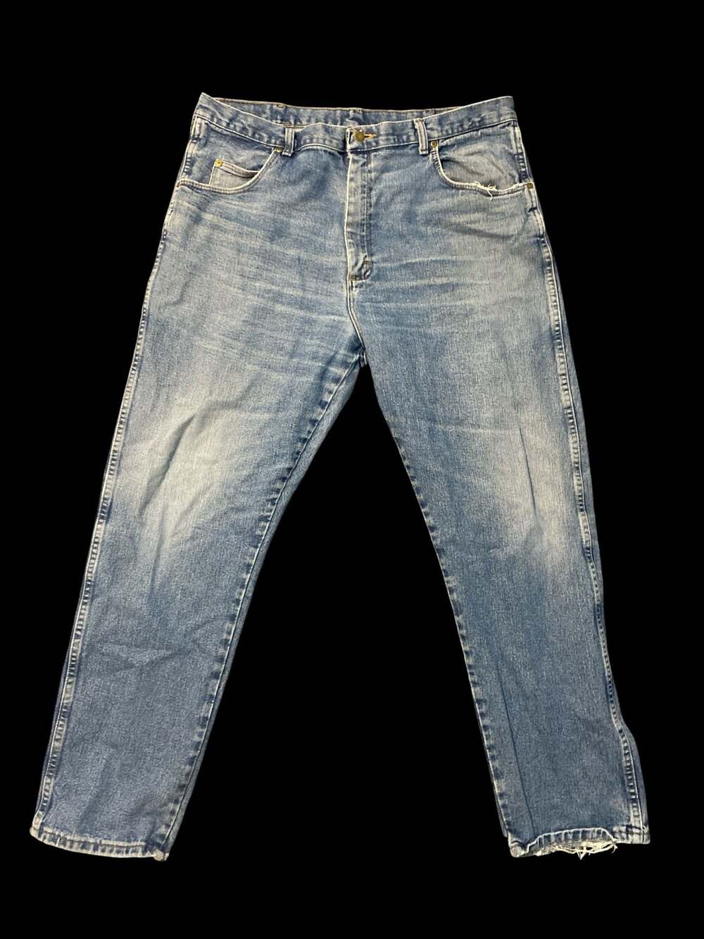 Wrangler Rugged Wear Relaxed Fit Light Wash Blue Jeans 40 x 32